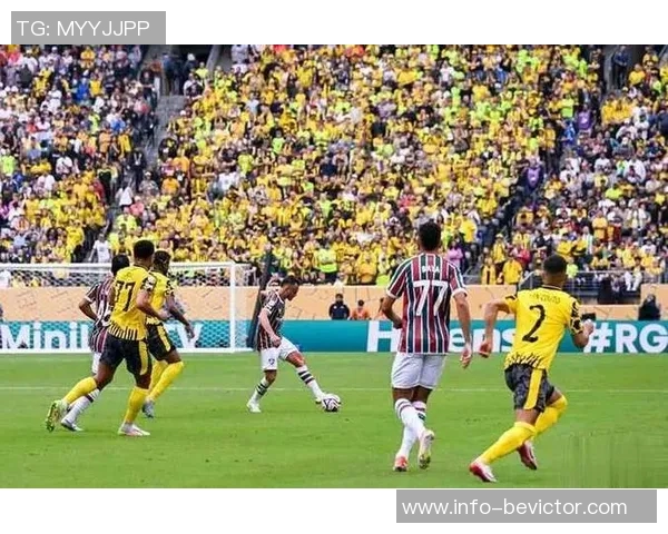 霍勒精彩凌空侧勾破门助弗赖堡扳平十人多特比分 霍勒精彩凌空侧勾破门助弗赖堡扳平十人多特比分